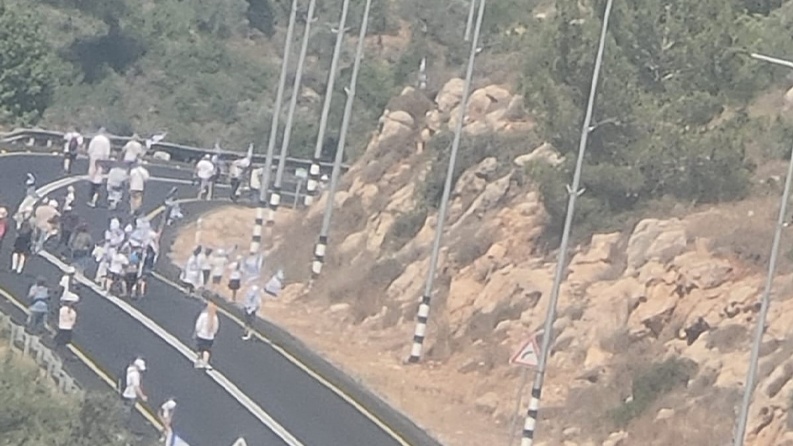 مسيرة استفزازية للمستوطنين شمال غرب رام الله 