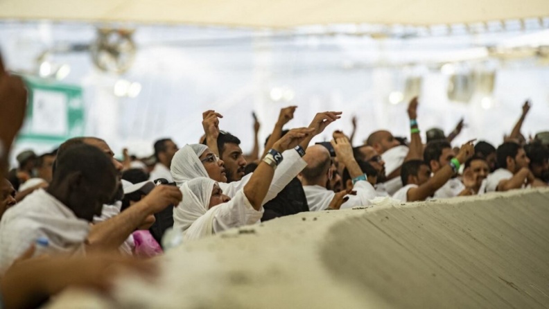 الحجاج يبدأون أول أيام التشريق في ثاني أيام عيد الأضحى