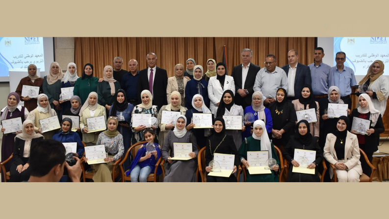 التربية"و"نعلم لفلسطين" تناقشان مشاريع تخرج برنامج بناء القدرات (1-4)