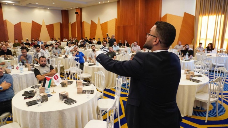 CFI تعقد ندوة تفاعلية مجانية في جنوب الضفة تناولت ركائز عالم التدوال