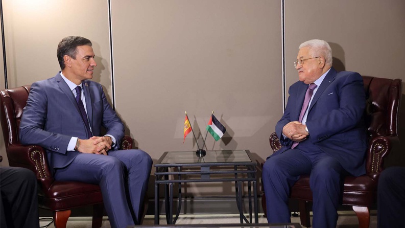 رئيس وزراء إسبانيا يؤكد للرئيس عباس التزام اسبانيا بحل الدولتين