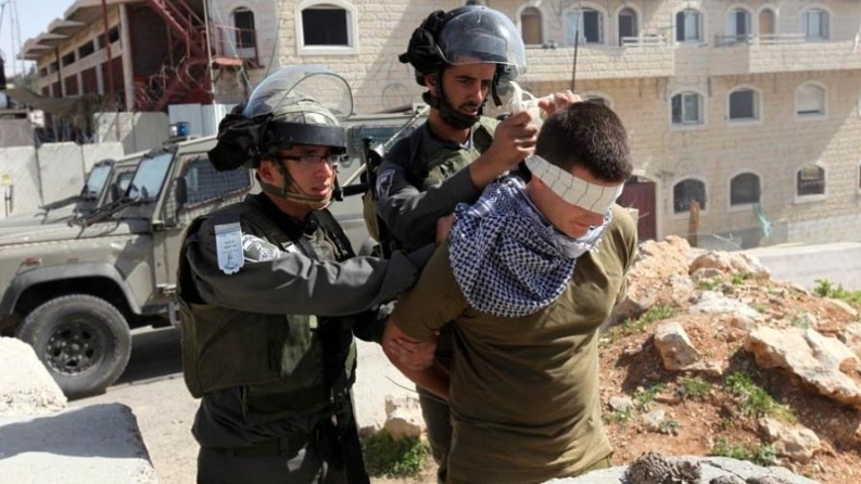 الاحتلال يشن حملة اعتقالات في عناتا شمال القدس