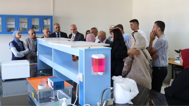 وزير الزراعة يفتتح مختبر للخدمات البيطرية في جنين