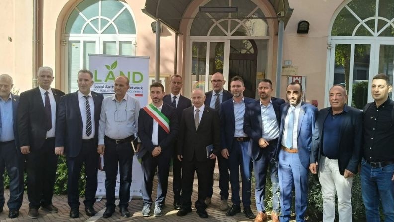 الزبيدي: البلديات الفلسطينية موجودة في أوروبا للمطالبة بالاعتراف بدولة فلسطين