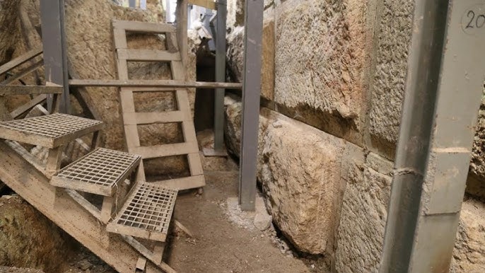محافظة القدس تحذر من انهيار أجزاء من المسجد الأقصى جراء حفر إسرائيل للأنفاق