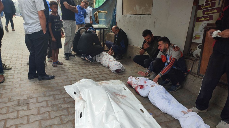 100 شهيد بينهم 24 طفلا بتصعيد إسرائيلي في غزة