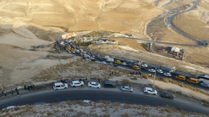 وزير الأشغال: نعمل على حل مشكلة طريق "وادي النار"