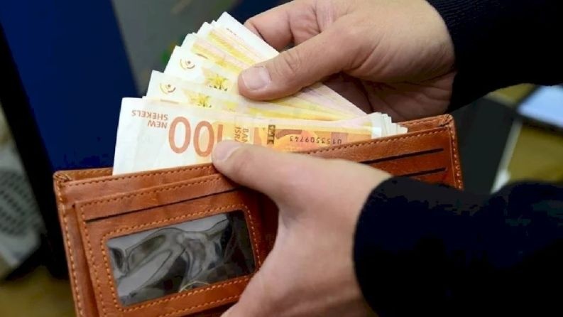 مصدر خاص: صرف 60% من رواتب الموظفين بحد أقصى الأربعاء