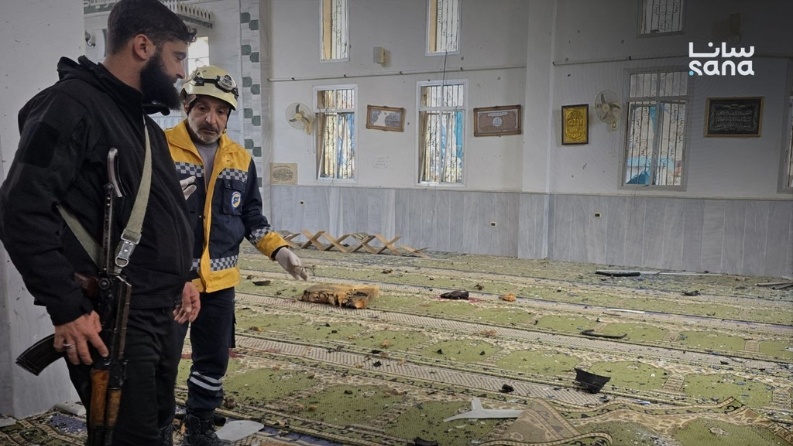 سوريا: قتلى وجرحى بتفجير في مسجد بحمص