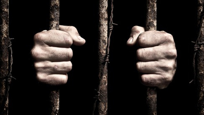 أوضاع صحية حرجة لـ3 أسرى في "عوفر ومجدو"