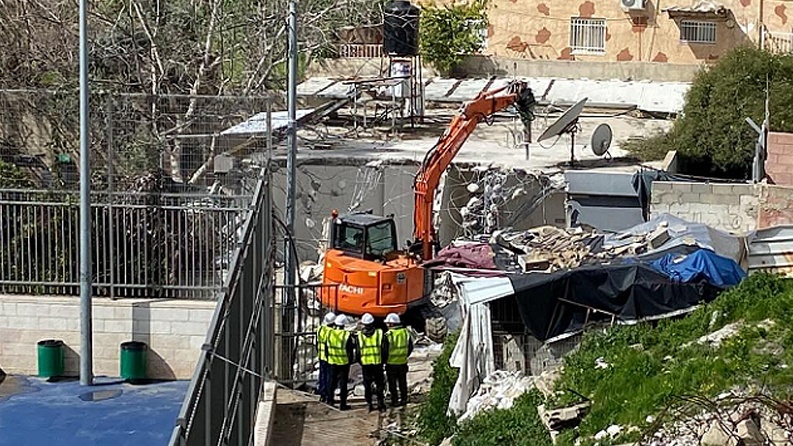 الاحتلال يهدم منزلا في سلوان بالقدس 