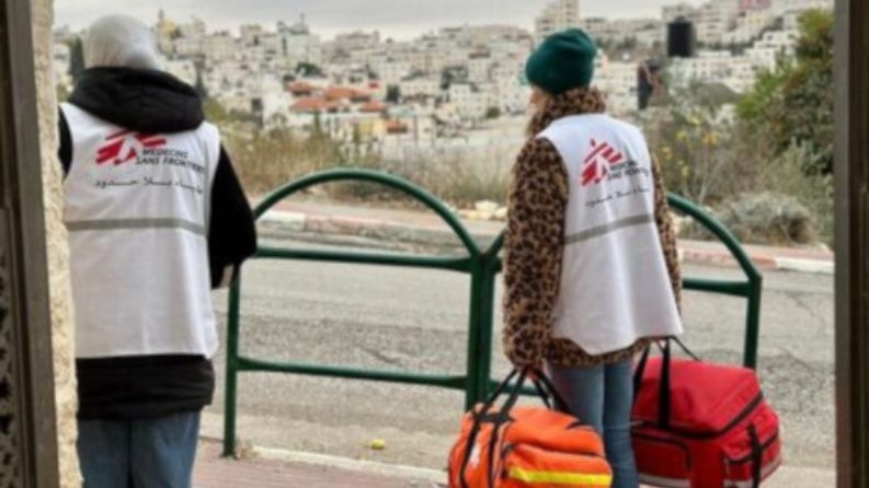 إسرائيل تسحب تراخيص منظمات إغاثة دولية بالضفة وغزة