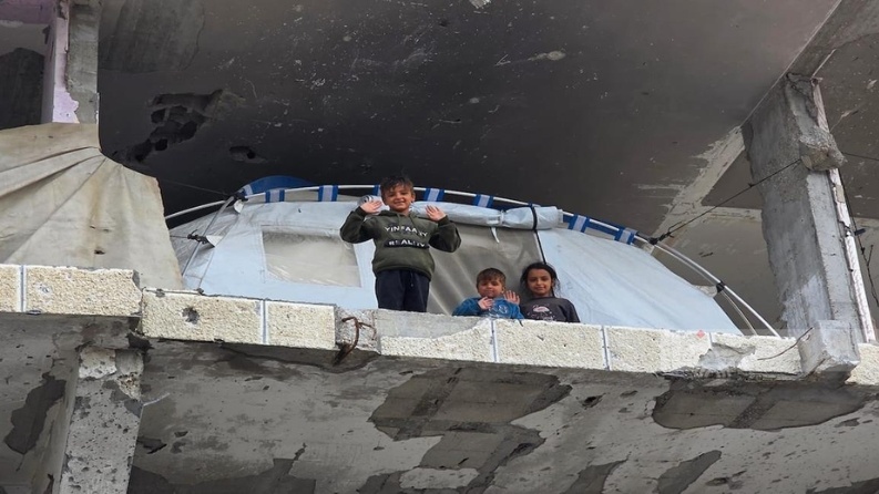 وفاة رضيع نتيجة البرد القارس في مواصي خانيونس
