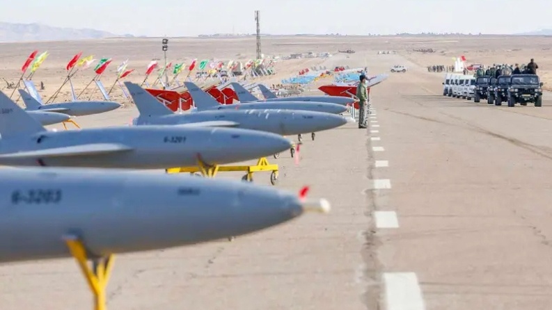 الجيش الإيراني يعزز قواته بـ 1000 طائرة مسيرة جديدة
