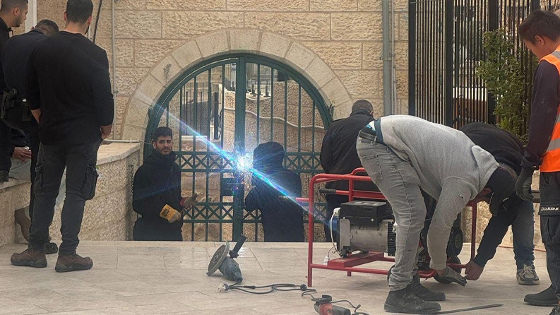 الاحتلال يغلق مقر جمعية برج اللقلق في البلدة القديمة بالقدس 6 أشهر