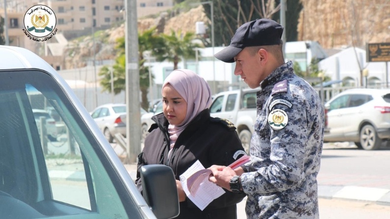 الضابطة الجمركية تدعو المواطنين إلى عدم التهافت على شراء وتخزين السلع