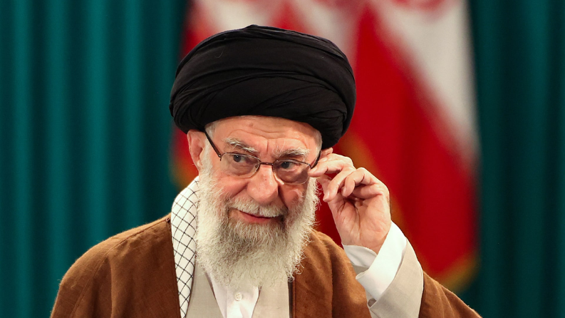 إيران تعلن اغتيال مرشدها الأعلى علي خامنئي