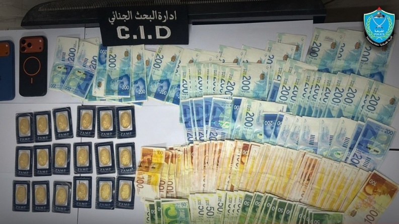 الشرطة تكشف ملابسات سرقة مصاغ ذهبي من منزل في بلعا