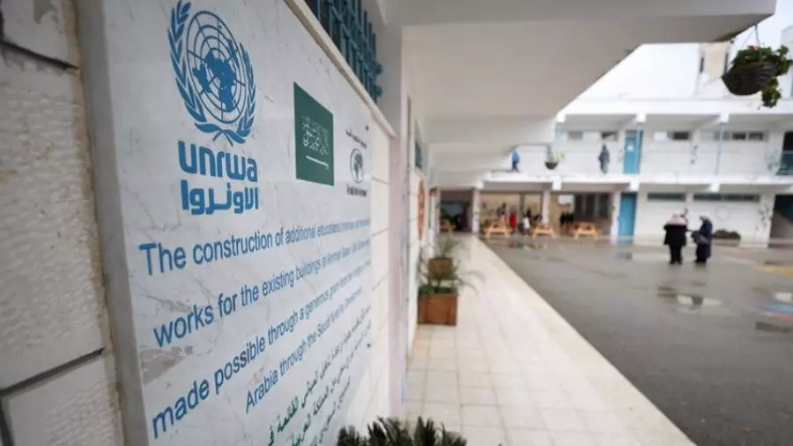 الأونروا تقلّص الدوام المدرسي لـ4 أيام أسبوعياً بسبب الأزمة المالية