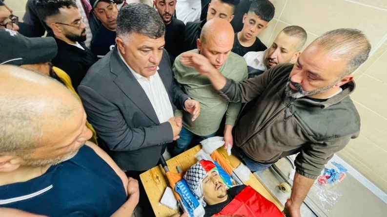 تشييع جثمان الشهيد نايف سمارو في نابلس