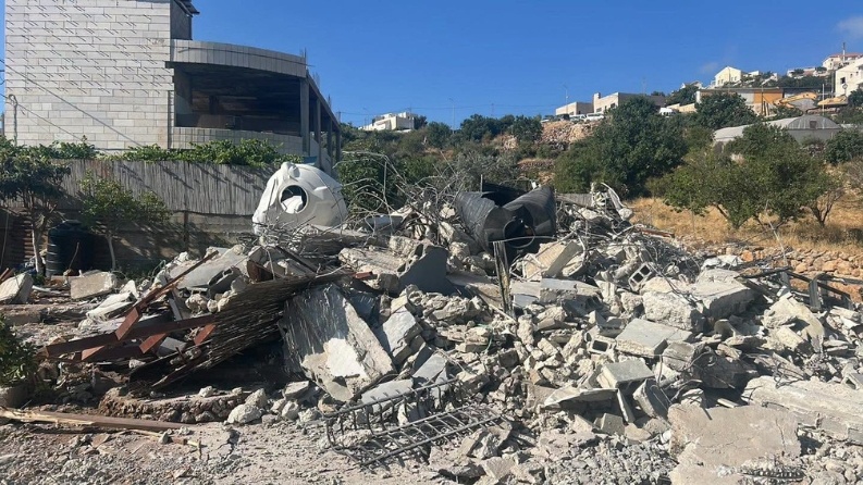 الاحتلال يهدم منزلين ومغسلة مركبات في بلدة الخضر جنوب بيت لحم