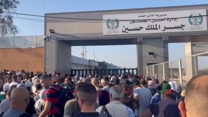 وزير الداخلية: نعمل لزيادة ساعات عمل معبر الكرامة