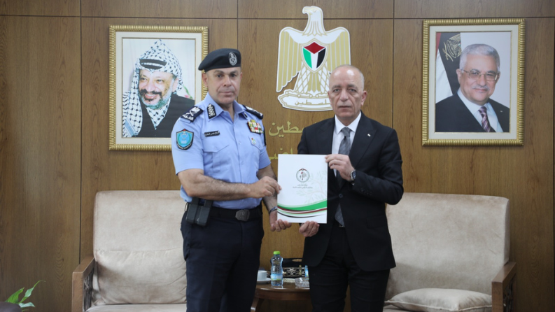 التميمي يسلم تخصيصاً لصالح وزارة الداخلية لمنفعة الشرطة