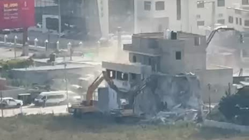 الاحتلال يهدم منزلا من 3 طوابق في محطة عرابة بجنين