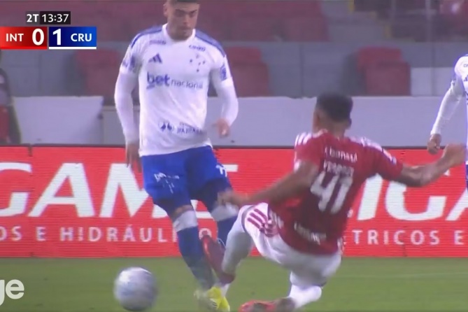 عقوبة غريبة في البرازيل.. إيقاف لاعب حتى شفاء منافسه من الإصابة