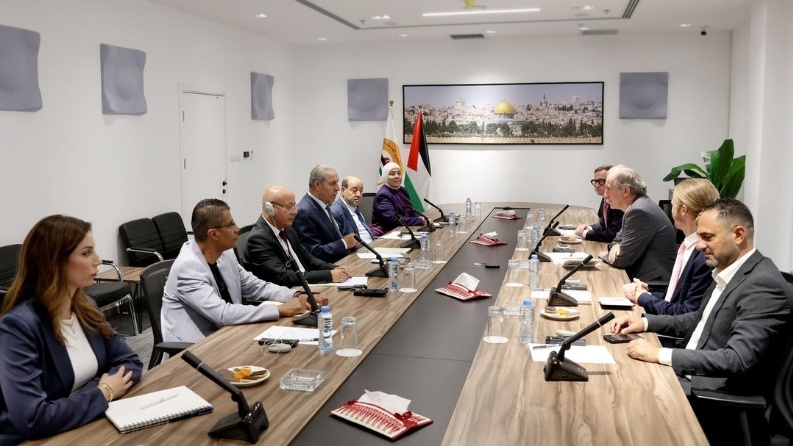 الشيخ يبحث مع وفد أوروبي تصاعد اعتداءات المستوطنين والتحضير للانتخابات