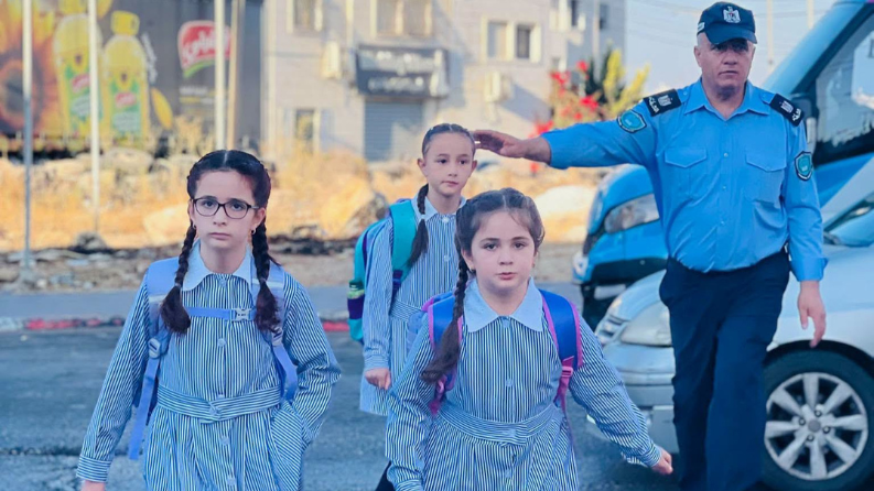 الشرطة تنشر دورياتها لتأمين الطلبة مع انطلاق العام الدراسي