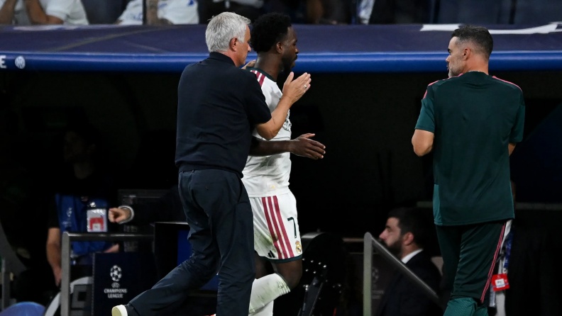 مورينيو يعترف بثغرة ريال مدريد.. ويعاتب الجماهير بعد صافرات فينيسيوس
