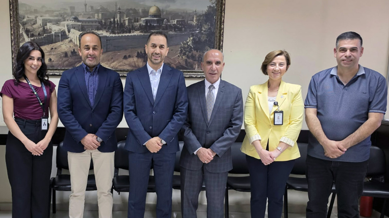 بنك القدس يهنئ نقيب الأطباء ويقدم دعماً لرعاية مؤتمر الأطباء في رام الله