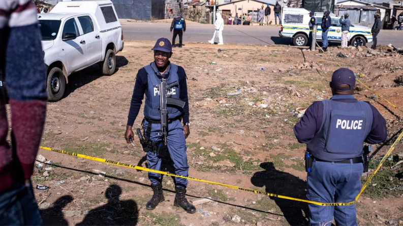 مذبحة في جنوب أفريقيا: 27 قتيلاً و26 مصاباً في حادثتي إطلاق نار جماعي