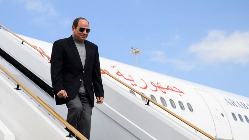 السيسي يقترح برنامجا لإعداد مرشحين لرئاسة مصر