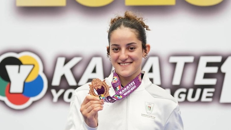 مريم بشارات تتوج بذهبية العالم للكاراتيه
