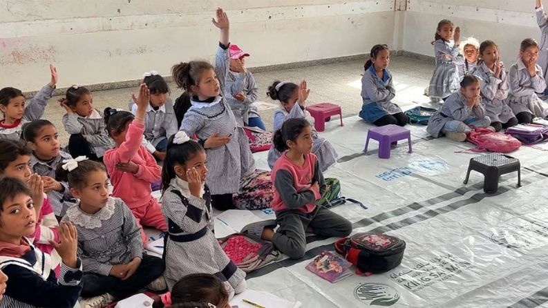 "التربية": تصاعد المخاطر التي تهدد حياة طلبة غزة