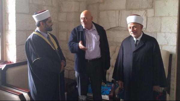 رغم منع نتنياهو ذلك.. النائب غطاس في الأقصى