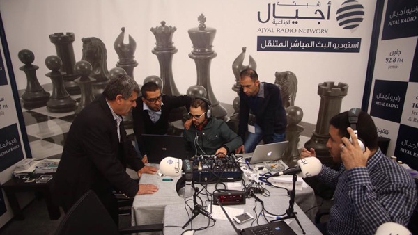 بالصور : استوديو البث المباشر المتنقل لشبكة أجيال في معرض اكسبوتك