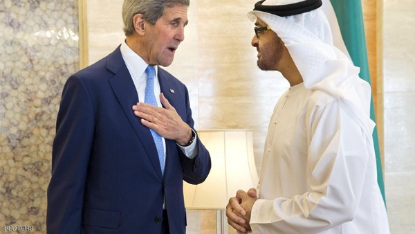 محمد بن زايد يستقبل كيري في أبوظبي