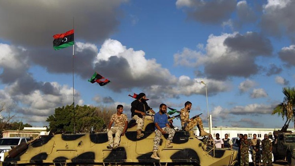 الجيش الليبي يدمر مخازن أسلحة لداعش ببنغازي
