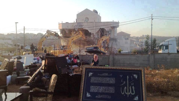 الاحتلال يهدم مسجداً في مخيم شعفاط