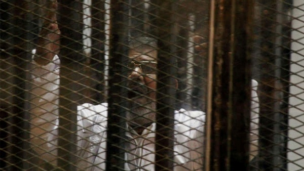 مصر: تهمة "التخابر" قد توصل مرسي لحبل المشنقة