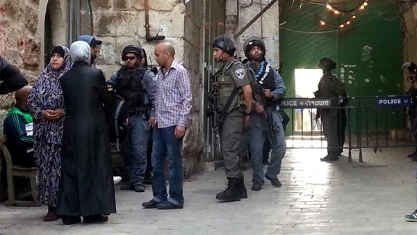 اعتقال 3 مرابطين بقمع مسيرة عند باب السلسلة