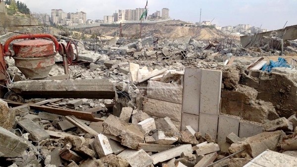 الاحتلال يهدم منزلا في العيسوية