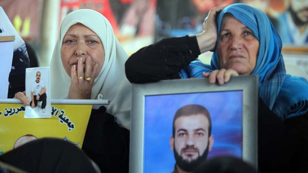 أهالي غزة يزورون أسراهم في "إيشل"