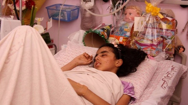 قصة حلا من غزة.. فقدت أمها و4أشقاء وتتعالج بالخليل