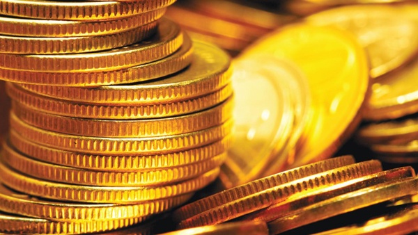 الذهب يهبط من أعلى مستوى في شهرين