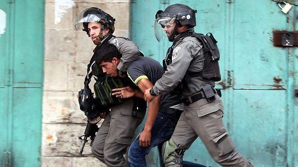 الاحتلال يعتقل طفلين شرق رام الله