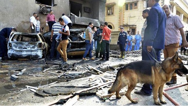مصر: مقتل ضابطي أمن بإنفجار قرب قصر الاتحادية